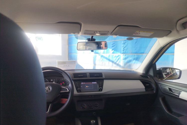 Used Skoda Fabia 2015 1.6L Automatic Sport Edition
