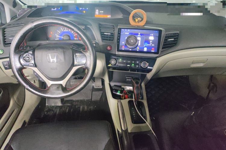Used Honda Civic 2014 1.8L automatic comfort version Center Console