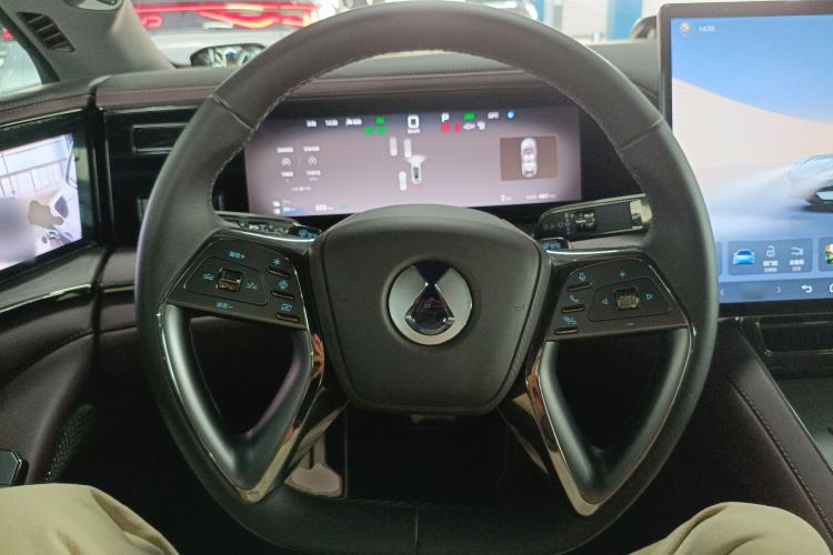 Used Denza Z9GT 2024 1100 4x4 Ultra First Edition Steering Wheel