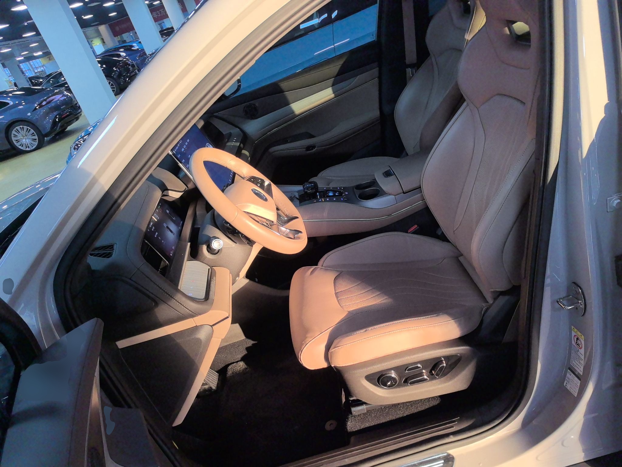 Переднее сиденье в автомобиле