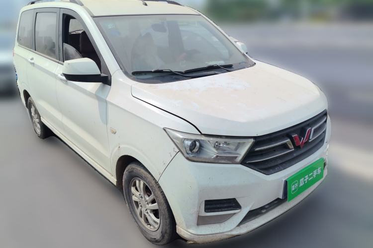 Used Wuling Hongguang 2019 1.5L S Comfort Edition China VI LAR Front Right 45 Deg
