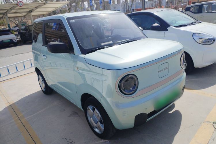 Used Geely Galaxy Panda 2023 Panda Mini 200km Endurance Bear Front Right 45 Deg