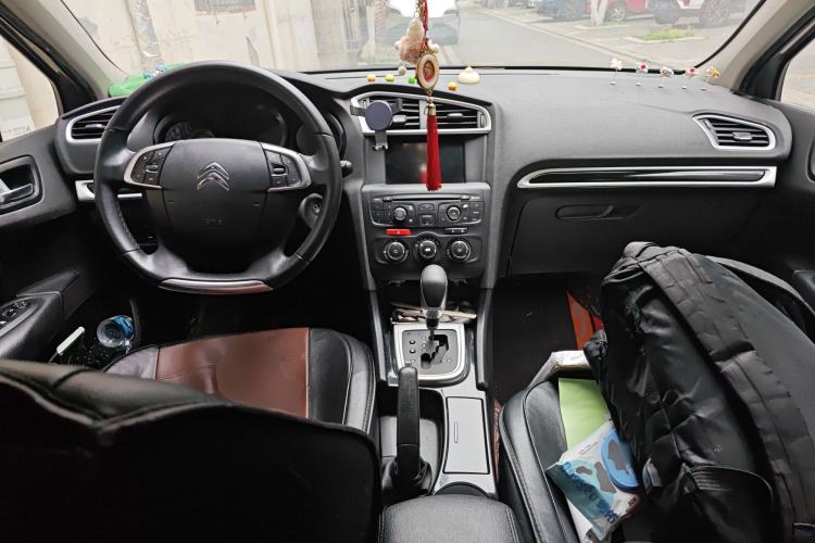 Used Citroen C4L 2015 1.8L Automatic Luxury Edition Center Console