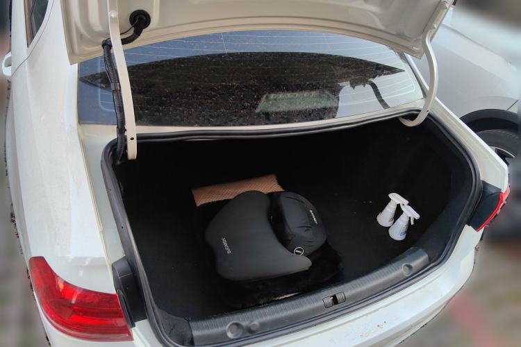 Used Volkswagen Lavida 2017 1.6L Automatic Comfort Edition
