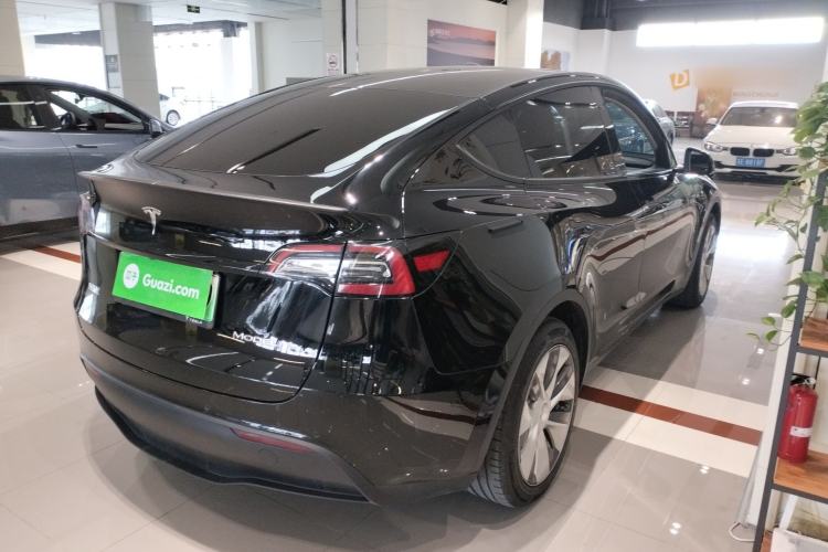 Used Tesla Model Y 2023 Long-Range All-Wheel-Drive Version