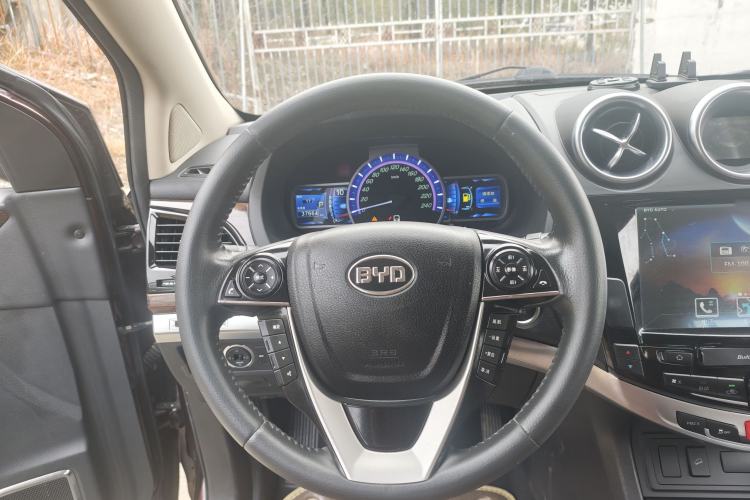 Used BYD S7 2016 2.0T Automatic Prestige Plus Steering Wheel