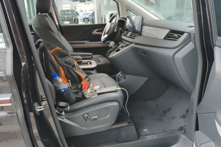 Used Hongqi HQ9 PHEV 2024 2.0T Four-Wheel Drive Business Edition Right Front Seat