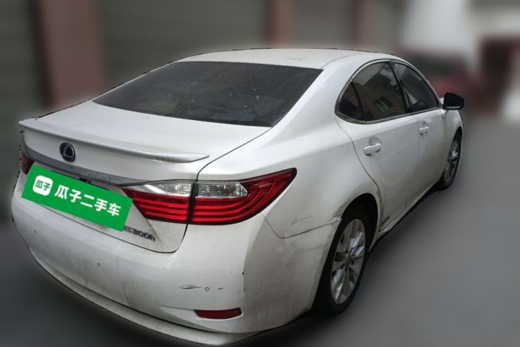 Used Lexus ES 2013 300h Elite Edition