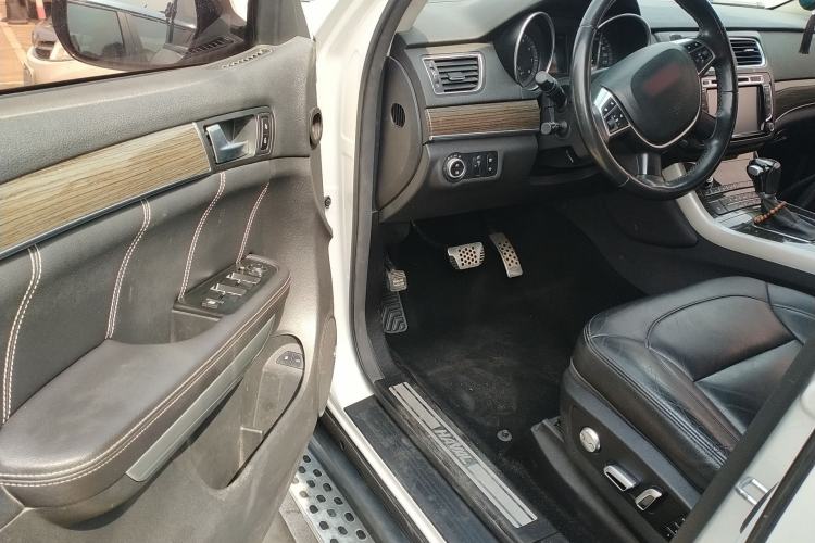 Used Haval H8 2015 2.0T Two-Wheel-Drive Luxury Version