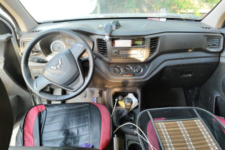 Used Wuling Hongguang V 2019 1.5L Jingqu Version China VI LAR
