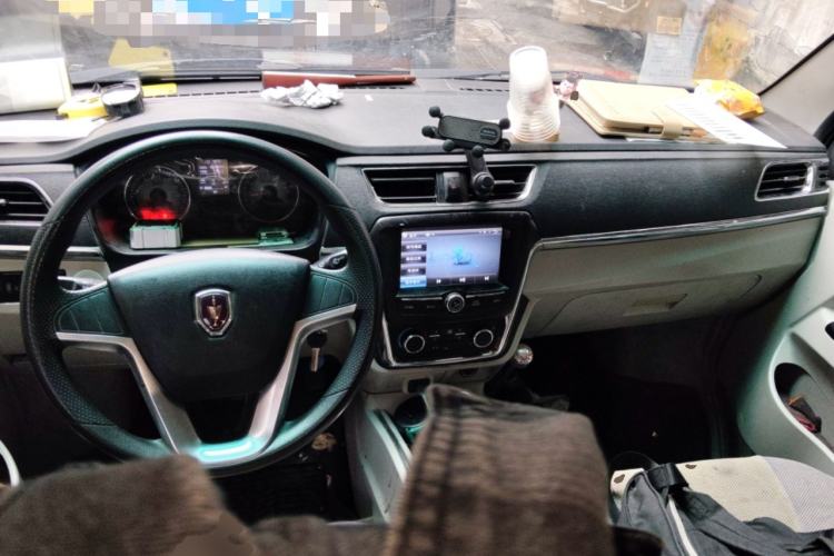 Used Jinbei New Hiace X30L 2021 1.5L Business Central Air-Conditioned Coach China VI Standard SWC15M Center Console