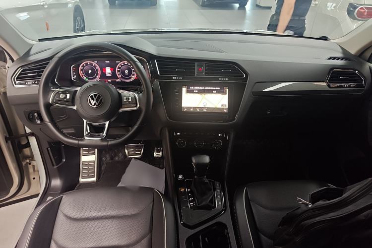 Used Volkswagen Tiguan L 2021 330TSI Automatic Two-Wheel Drive R-Line Flagship Edition
