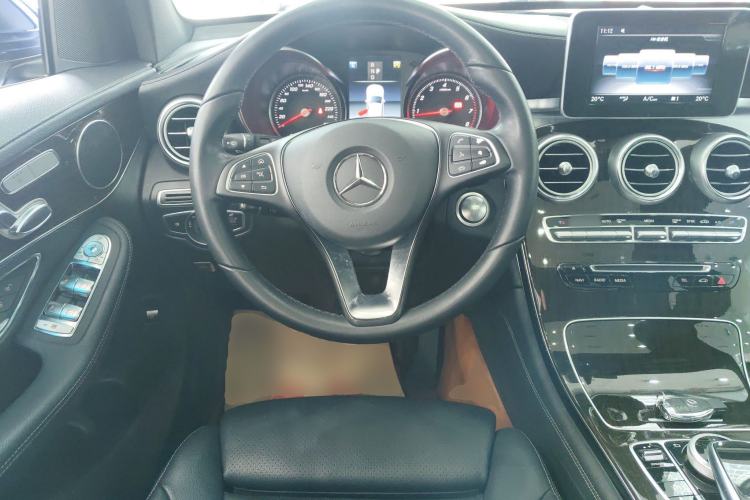 Used Mercedes-Benz GLC 2019 GLC 260 L 4MATIC Dynamic Model