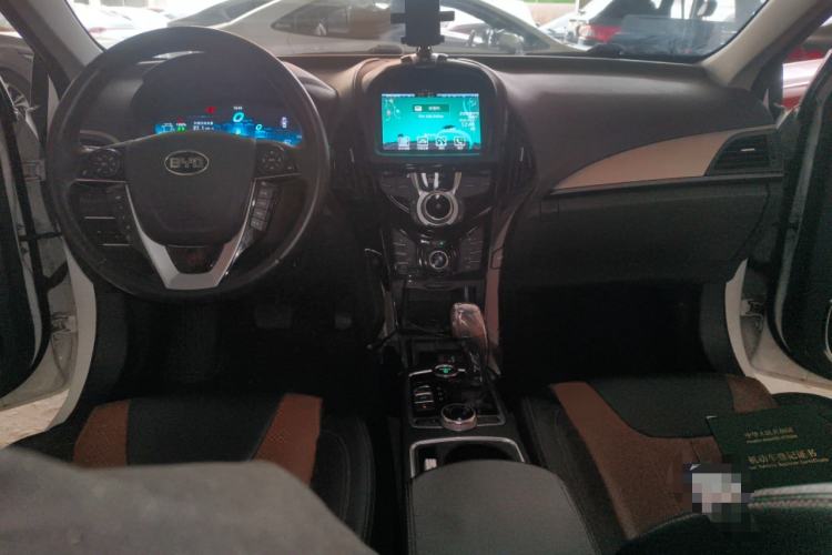 Used BYD Qin New Energy 2015 1.5T Dual-Crown Flagship Edition
