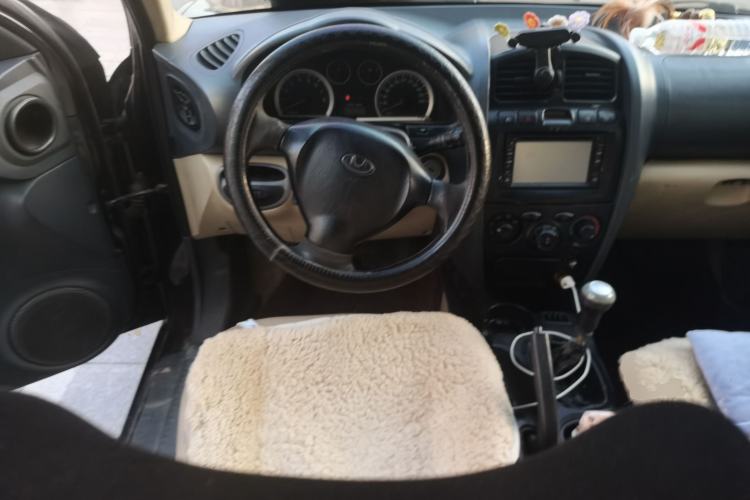 Used Huatai Santa Fe Classic 2012 2.0L Gasoline Manual Two-Wheel Drive with Sunroof
