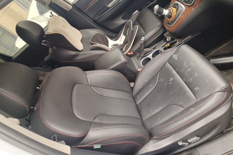 Used Haval H6 2015 Revised Version Sport Edition 1.5T Manual Transmission Two-Wheel Drive Elite Grade
