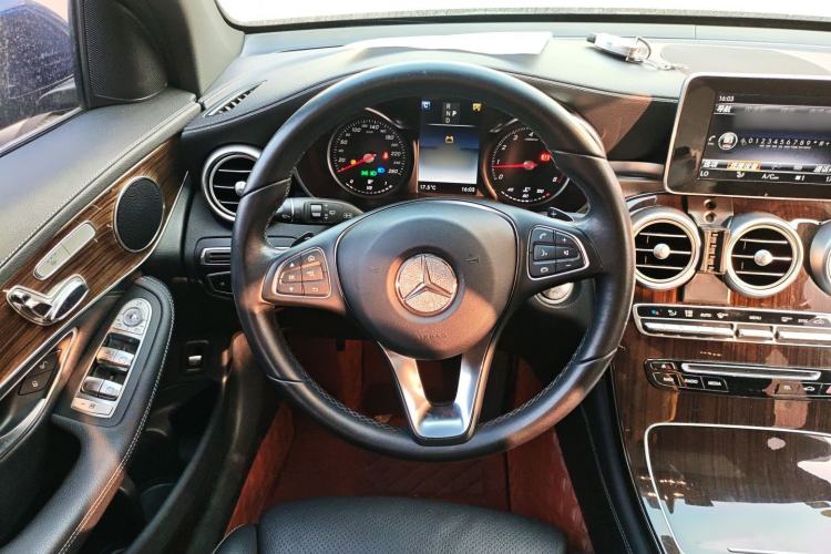 Used Mercedes-Benz GLC 2019 GLC 260 L 4MATIC Dynamic Model