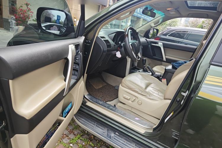 Used Toyota Prado 2010 4.0L Automatic TX-L Driver Seat