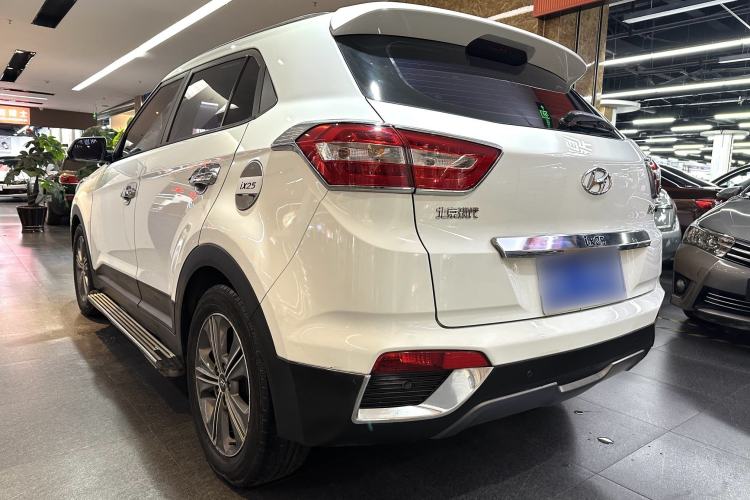 Used Hyundai ix25 2015 1.6L Automatic Two-Wheel-Drive Deluxe DLX Model