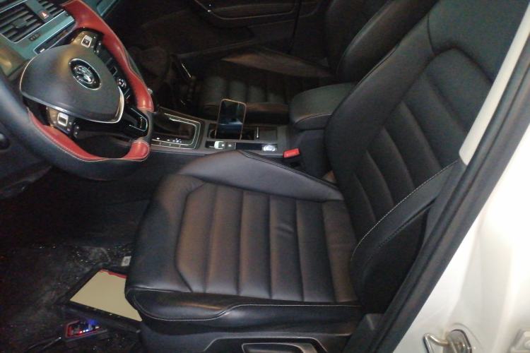 Used Volkswagen Golf 2016 230TSI Automatic Luxury Version
