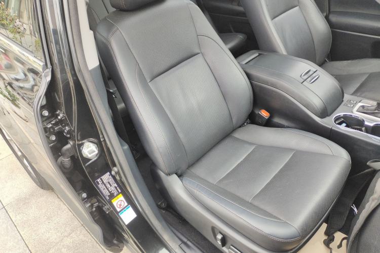 Used Toyota Highlander 2018 2.0T Four-Wheel Drive Prestige Version 7 Seats China V Emission Standard