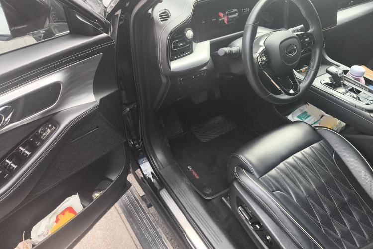 Used GAC Trumpchi GS8 2022 Dual-Engine Series 2.0TM Two-Wheel Drive Prestige Edition (7 Seats)