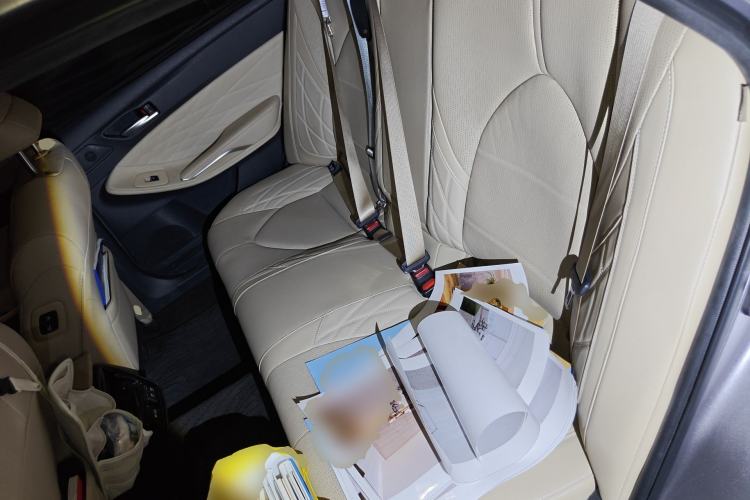 Used Toyota Avalon 2019 Dual-Engine 2.5L XLE Prestige Version China VI Standard
