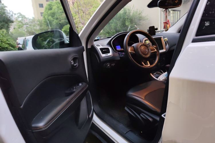 Used Jeep Compass 2020 220T Automatic Leading Edition
