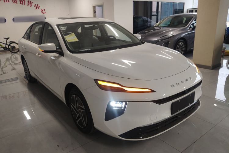 Used Roewe D6 2025 450 km Premium Edition Front Right 45 Deg