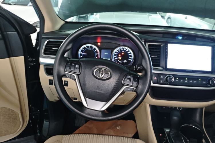 Used Toyota Highlander 2018 2.0T Two-Wheel Drive Elite Edition 7 Seats Emission Standard China V Steering Wheel