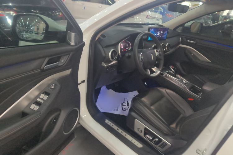 Used Wey VV6 2021 2.0T Two-Wheel Drive Smart Plus