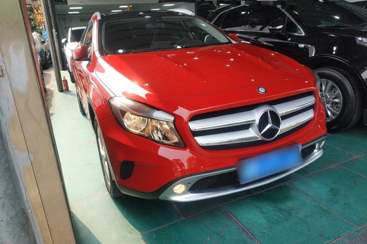 Used Mercedes-Benz GLA 2016 GLA 200 Sport Edition Front Right 45 Deg
