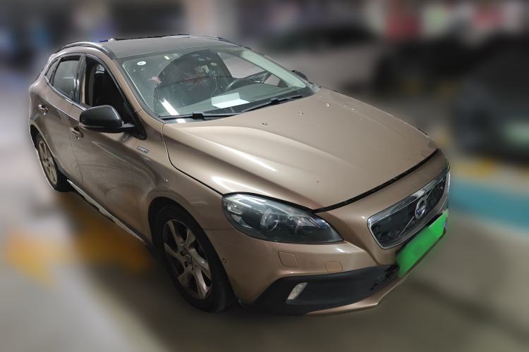 Used Volvo V40 2014 Cross Country T5 AWD Smart Luxury Edition