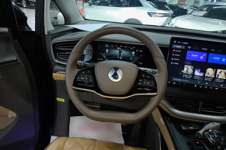 Used Denza D9 2022 DM-i 970 Four-Wheel Drive Prestige Model