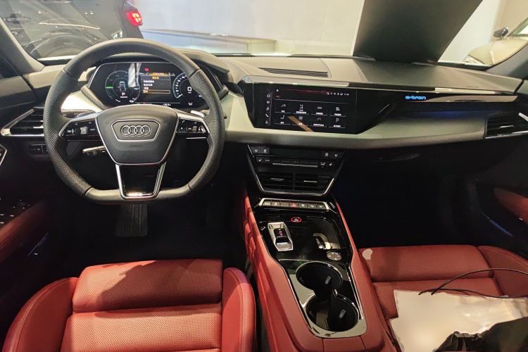 Used Audi e-tron GT 2023 Basic Model Center Console