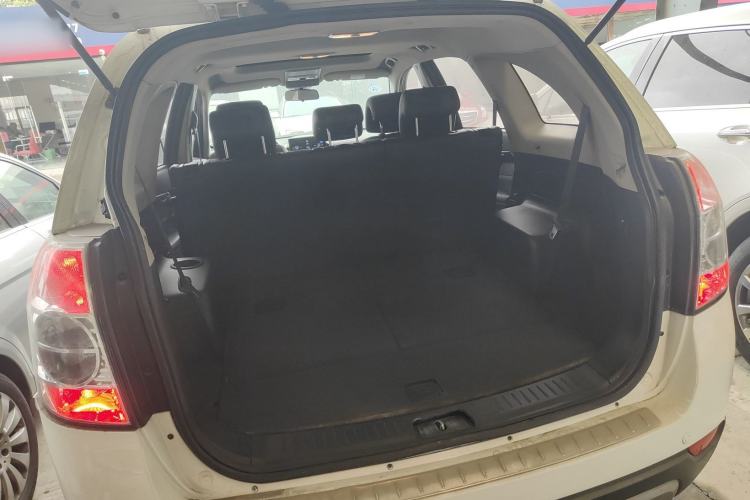 Used Chevrolet Captiva 2014 2.4L Two-Wheel Drive Urban Version 7 Seats Trunk