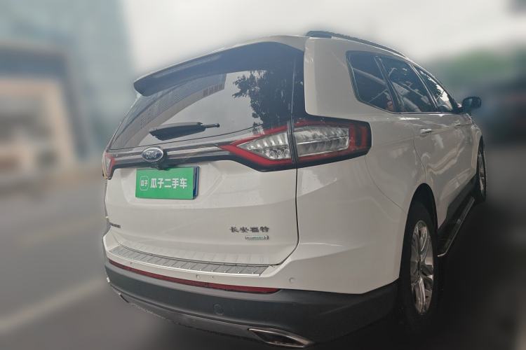 Used Ford Edge 2015 2.0T GTDi Two-Wheel-Drive High-Line Version
