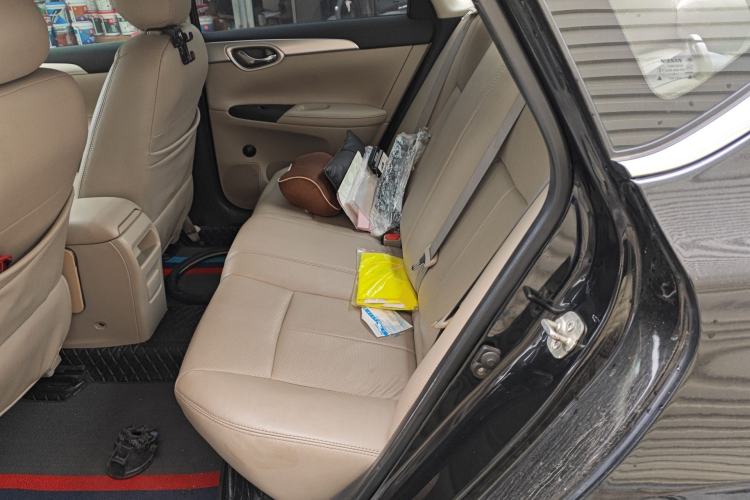 Used Nissan Sylphy 2019 1.6XE CVT Comfort Edition China V Standard Left Rear Seat