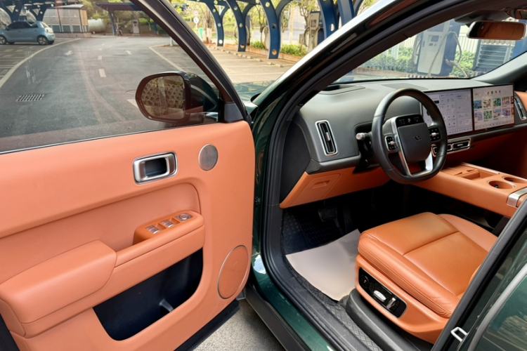 Used Li Auto L8 2024 Pro Model Interior 6