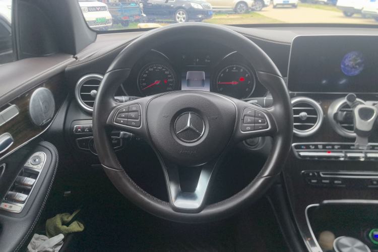 Used Mercedes-Benz GLC 2017 GLC 260 4MATIC Luxury Model
