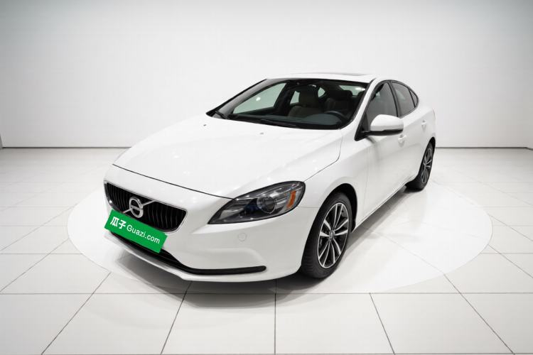 Used Volvo V40 2016 T3 Zhiyi Edition Guazi used car, China used car export, Used car for sale, Used  cars, Cheapest cars for sale