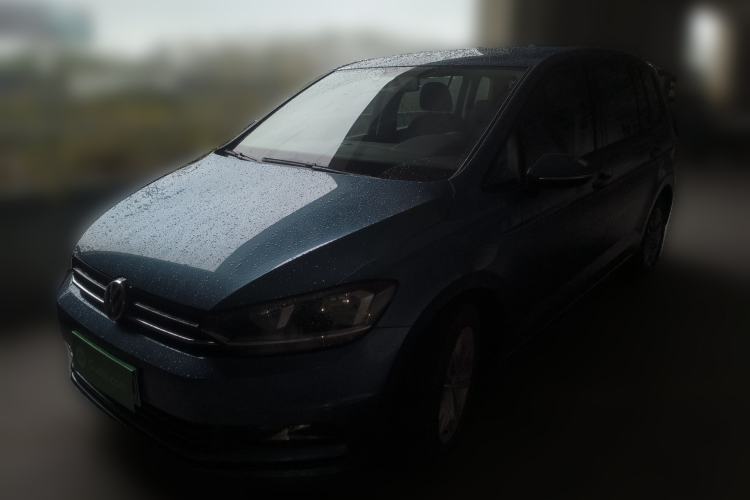 Used Volkswagen Touran 2018 Volkswagen Touran L 1.6L Manual Trend Edition