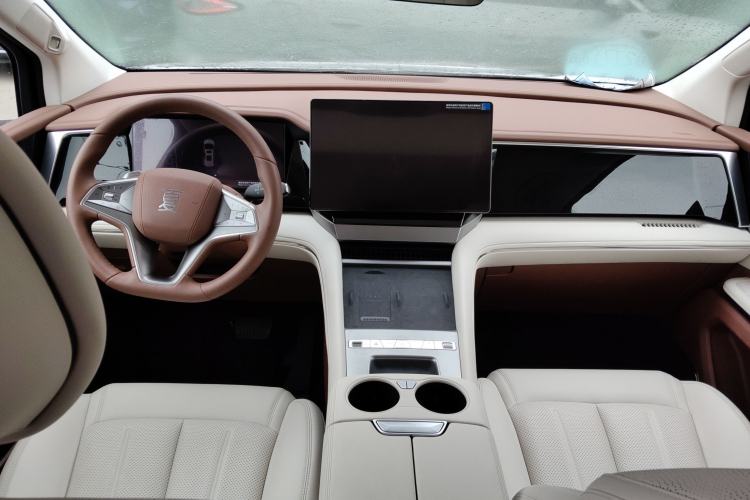 Used BYD Xia 2025 DM-i 1.5T 180km Beyond Edition Interior 2