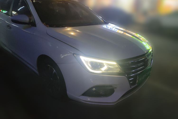 Used Roewe i5 2019 1.5L Manual 4G Connect Leehao Flagship Edition Front Right 45 Deg