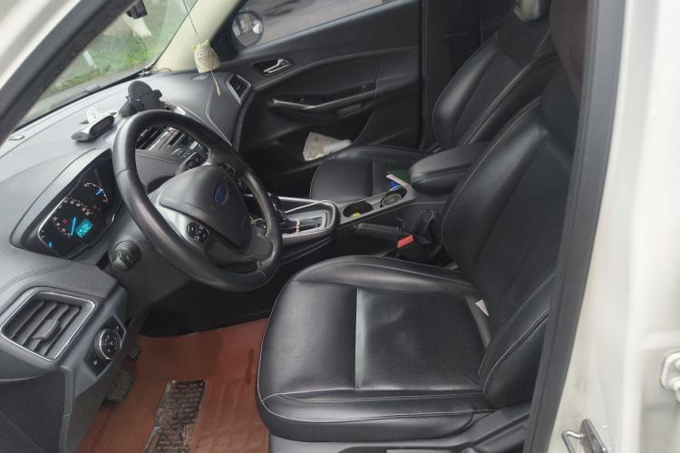 Used Ford Escort 2015 1.5L Automatic Fashion Model Left Front Seat