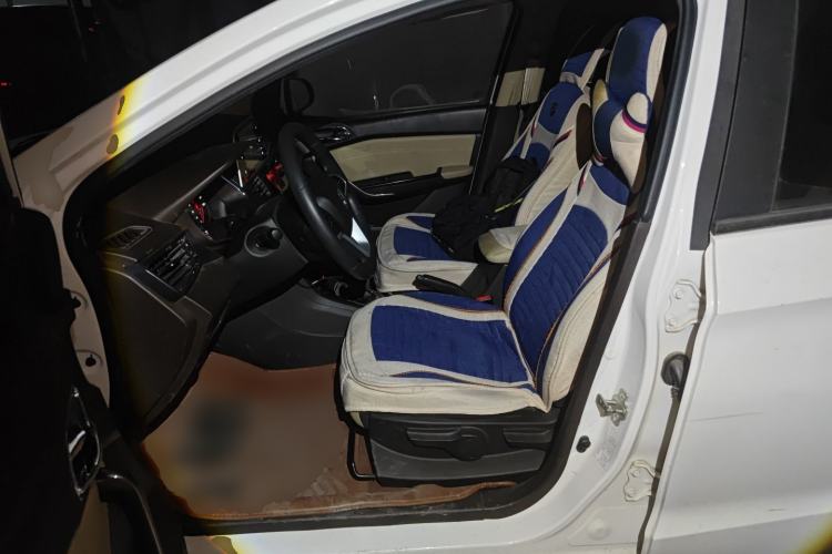 Used Baojun 310W 2017 1.5L Manual Fashion Model China V