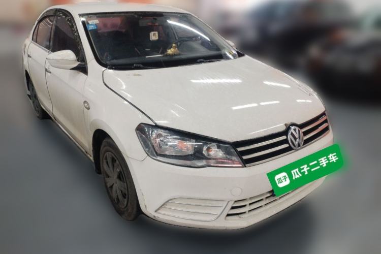 Used Volkswagen Jetta 2015 Value Edition 1.6L Manual Fashionable Style Front Right 45 Deg