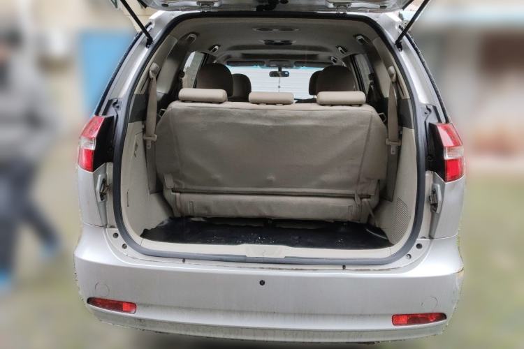 Used BYD M6 2013 2.0L Manual Comfort Edition
