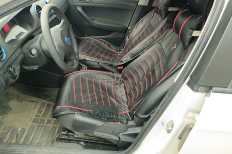 Used Volkswagen Jetta 2015 Value Edition 1.6L Manual Fashionable Style Left Front Seat