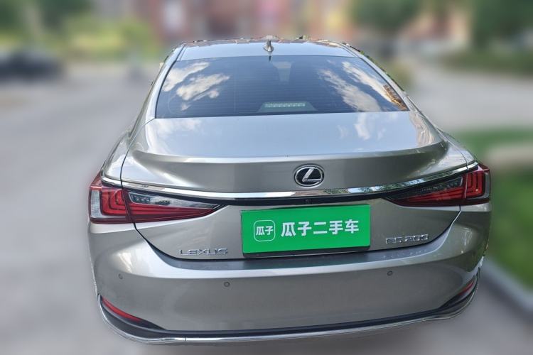 Used Lexus ES 2023 200 Excellence Edition
